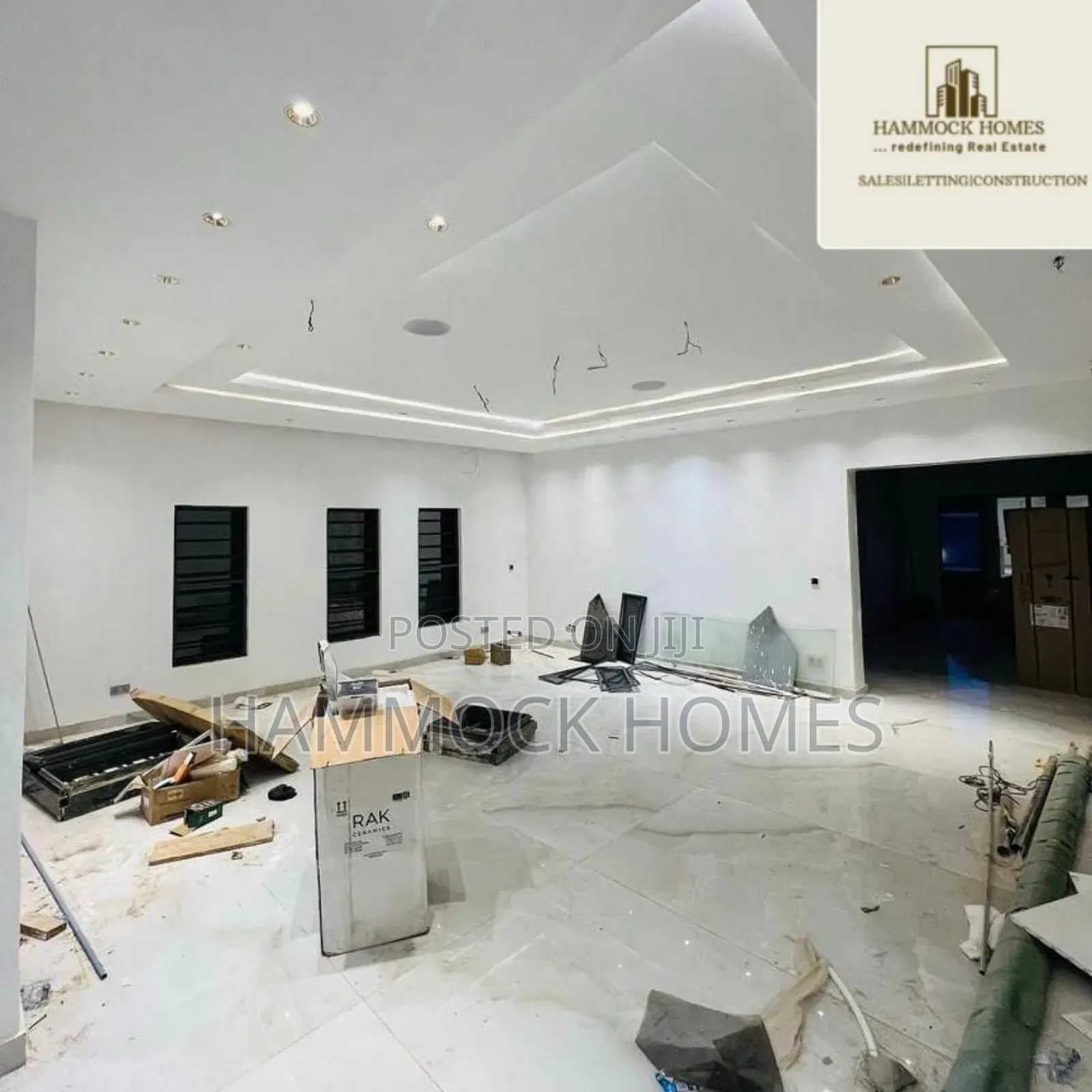 6bdrm Penthouse in Kolapo Ishola Gra, Akobo for sale