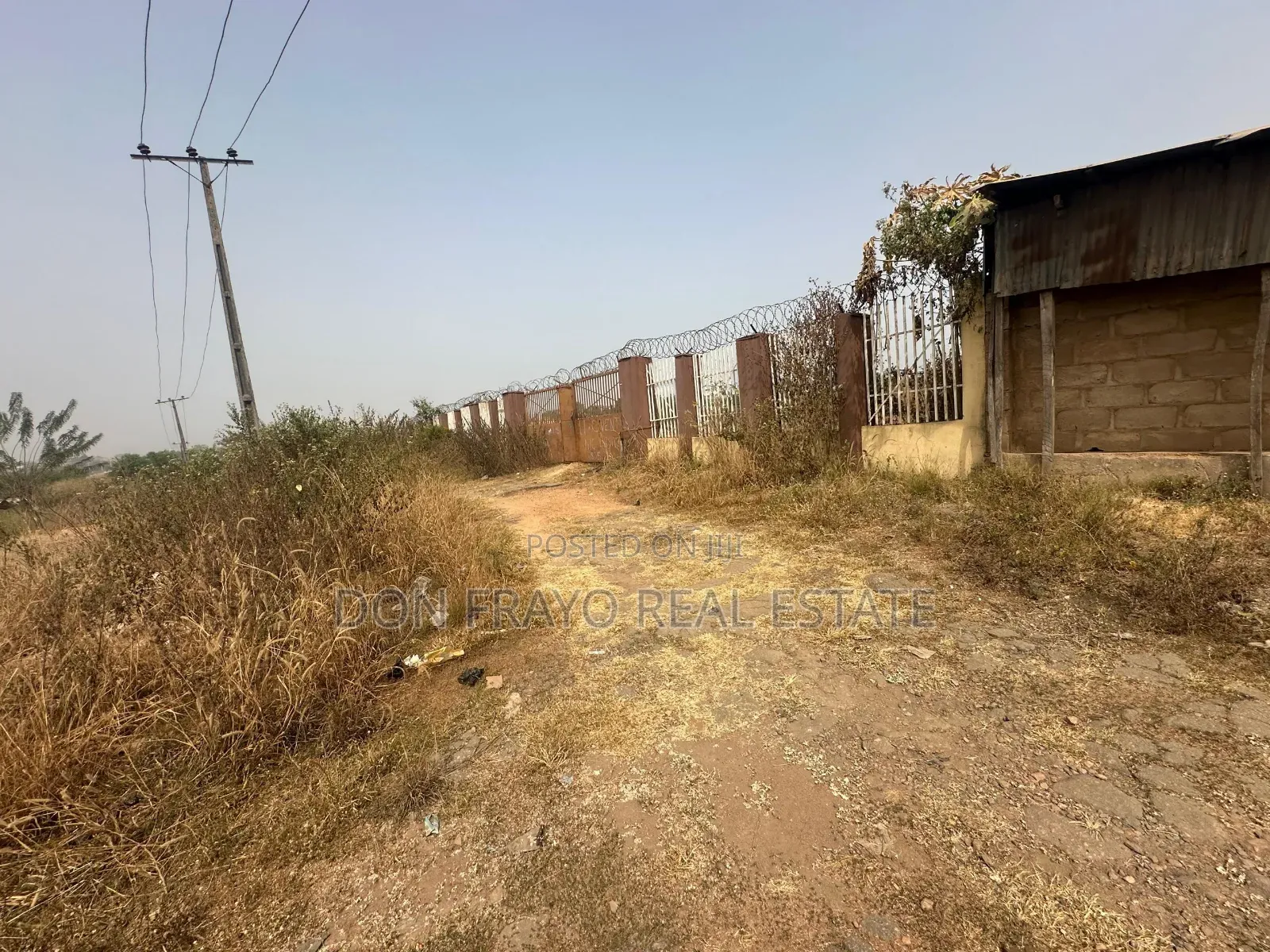 5bdrm Duplex in Toose Estate, Moniya for sale
