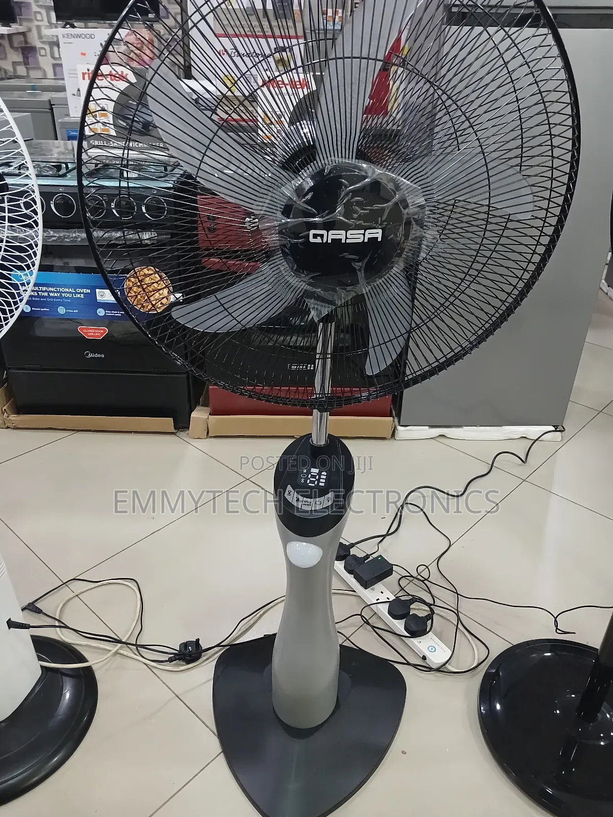 Qasa 18inches Rechargeable Solar Fan