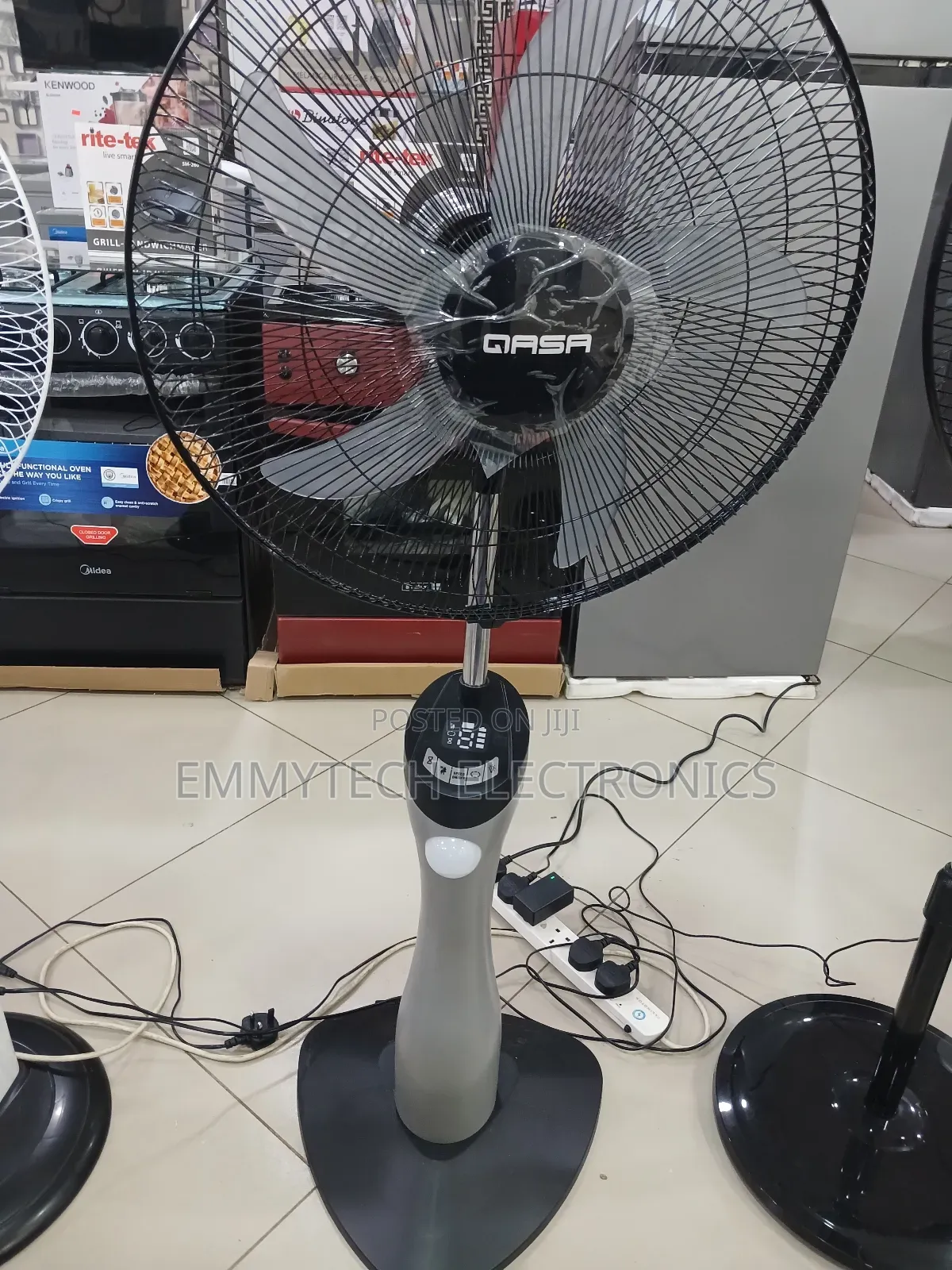 Qasa 18inches Rechargeable Solar Fan