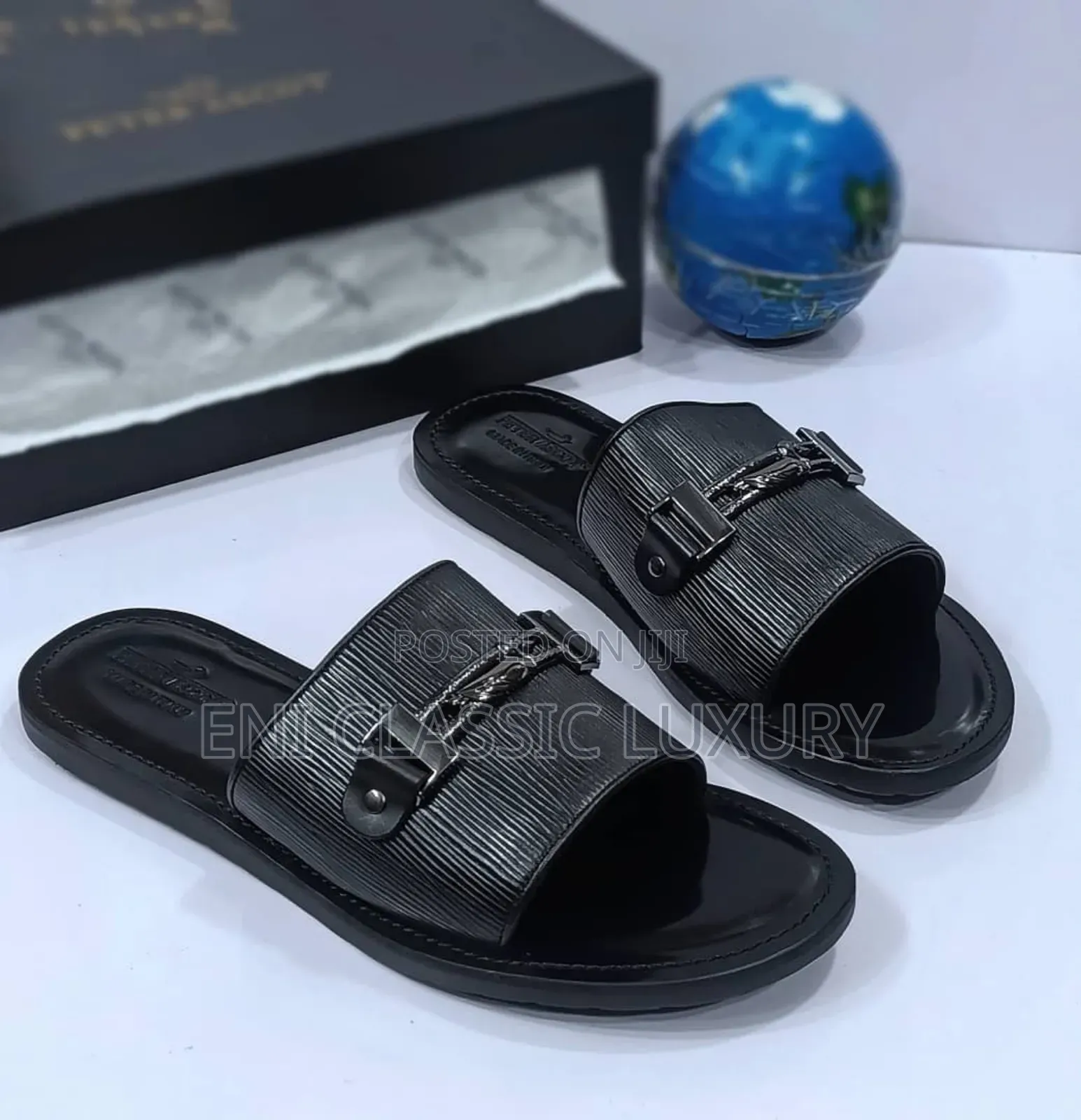 Original Luxury Leather Slippers Ferragamo Available