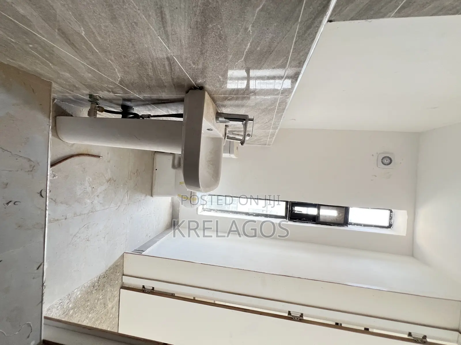 4bdrm Apartment in Ikate for sale