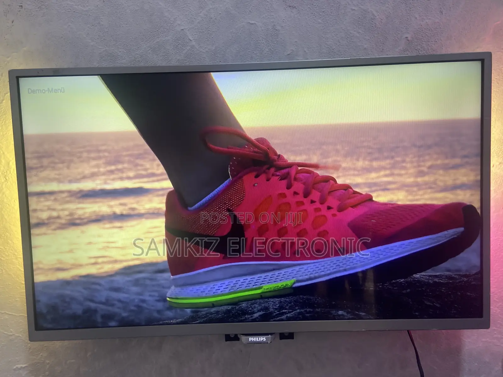32 Inch Philips Smart Tv With Ambient Light an Amazing Smart Features