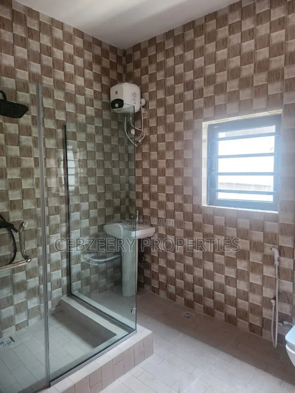 4bdrm Duplex in Ogba for sale