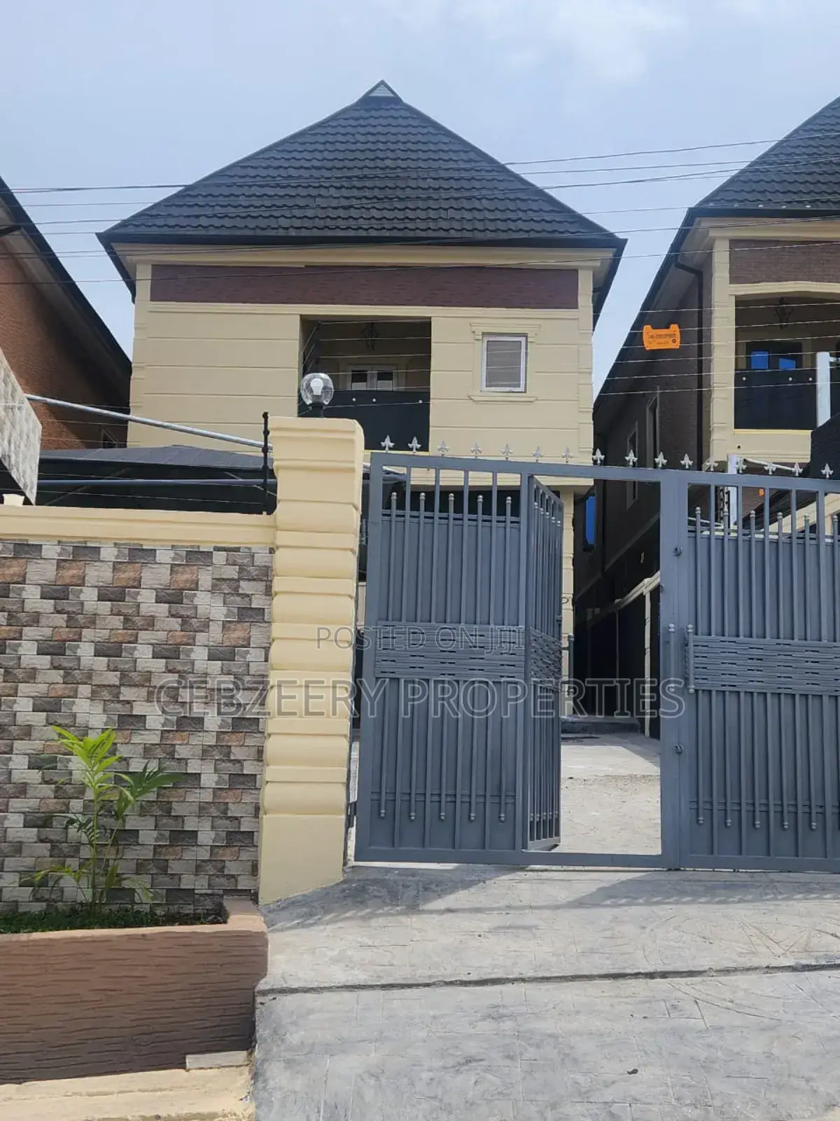 4bdrm Duplex in Ogba for sale