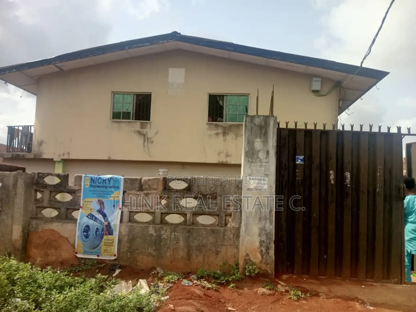 50/100 Land With a 24 Rooms Hostel on It at Ekosodin 4sale