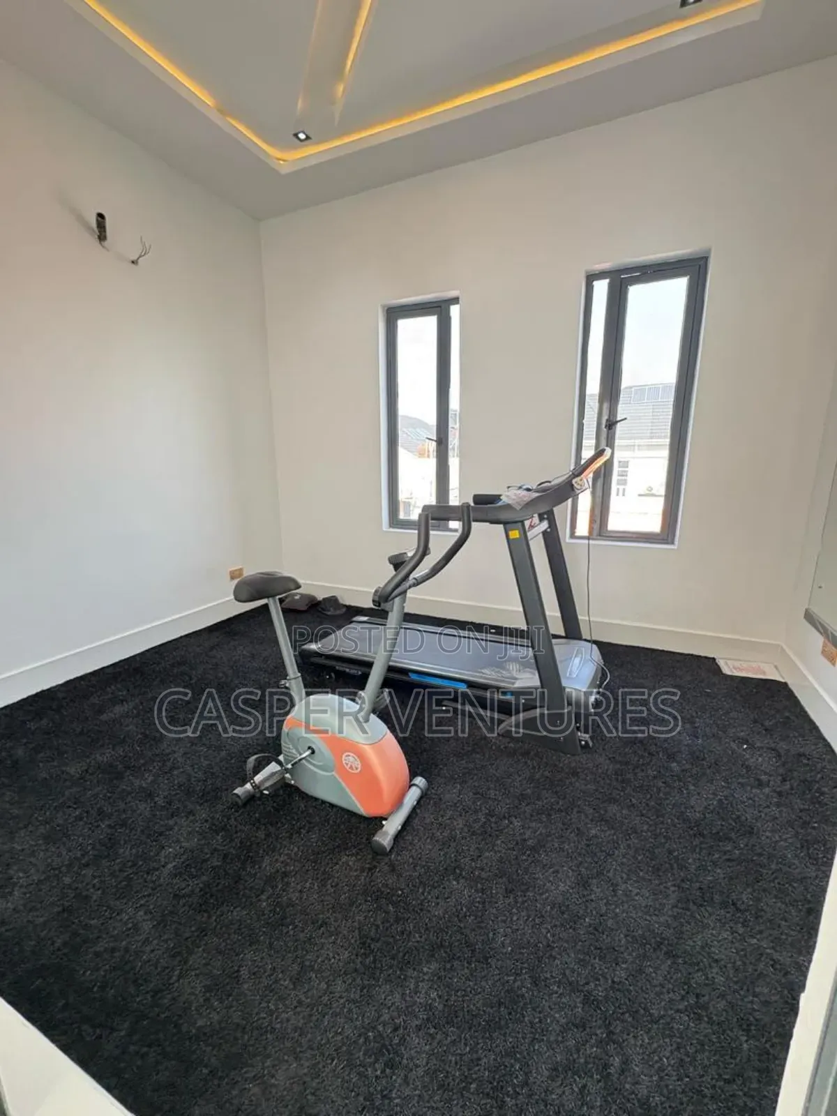 5bdrm Duplex in Terra, Sangotedo for sale