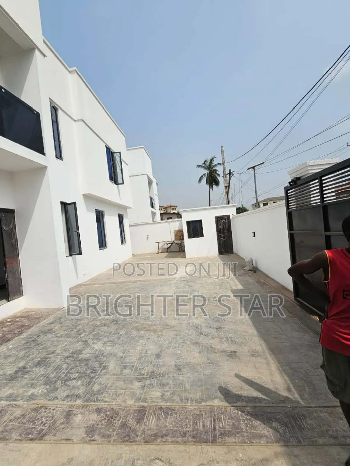 Furnished 5bdrm Duplex in Gra for sale