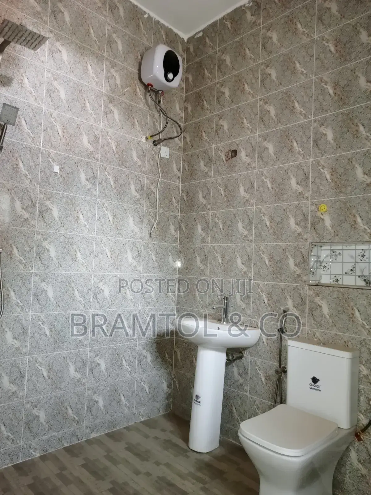 4bdrm Townhouse / Terrace in Wuye for rent