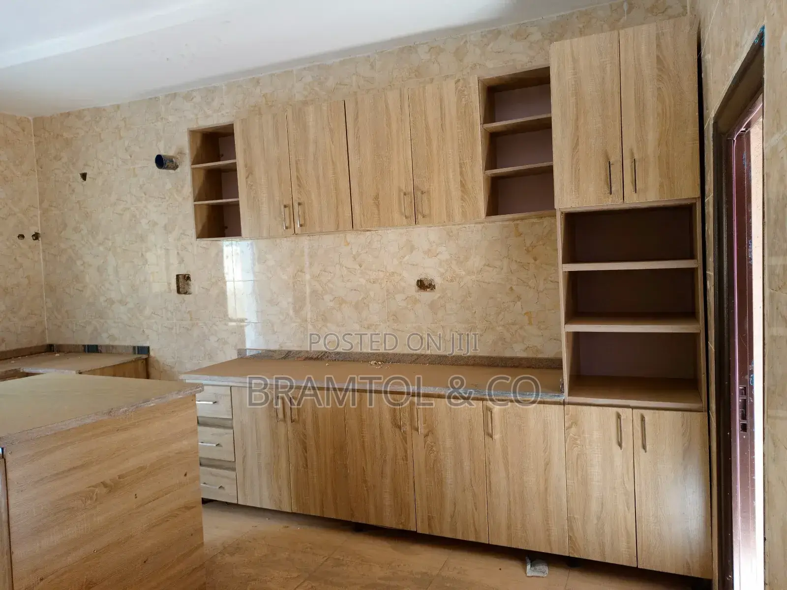 4bdrm Townhouse / Terrace in Wuye for rent