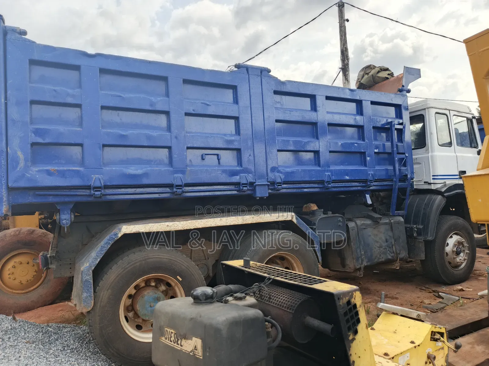 Iveco Tipper Dump Truck 10 Tyres - Company Use