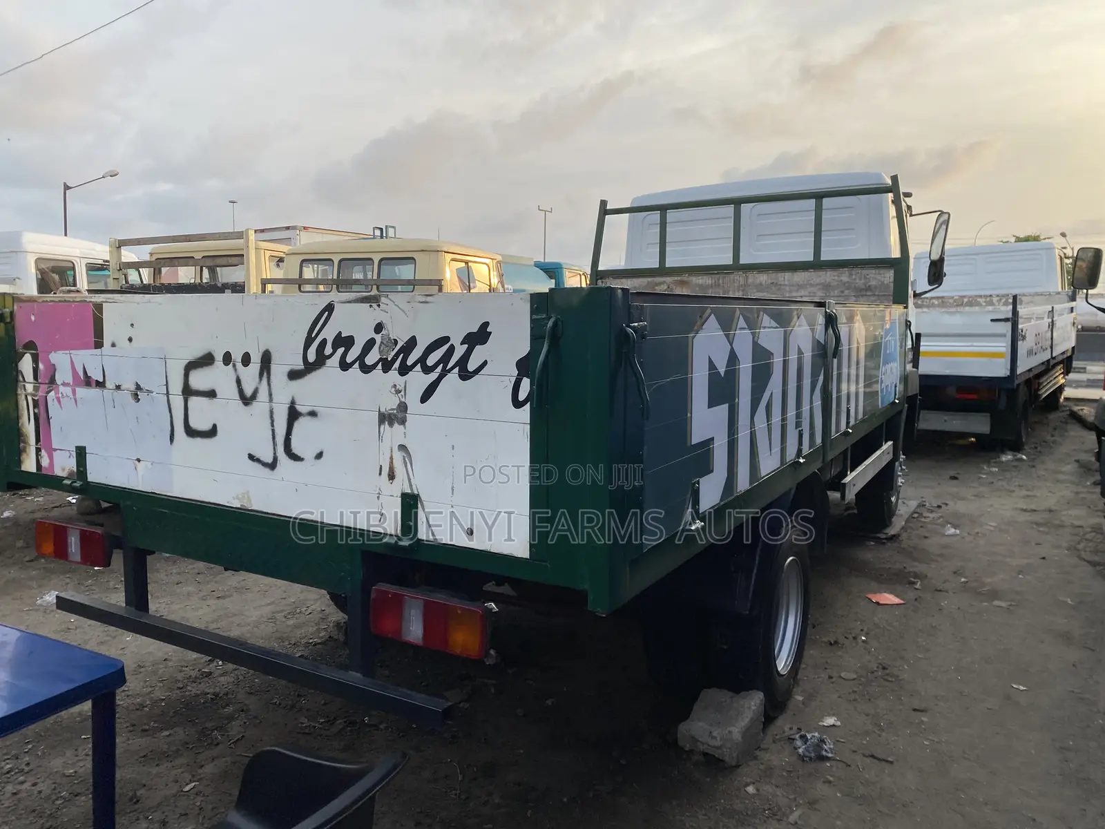 Mecedeces 814 Pickup Truck