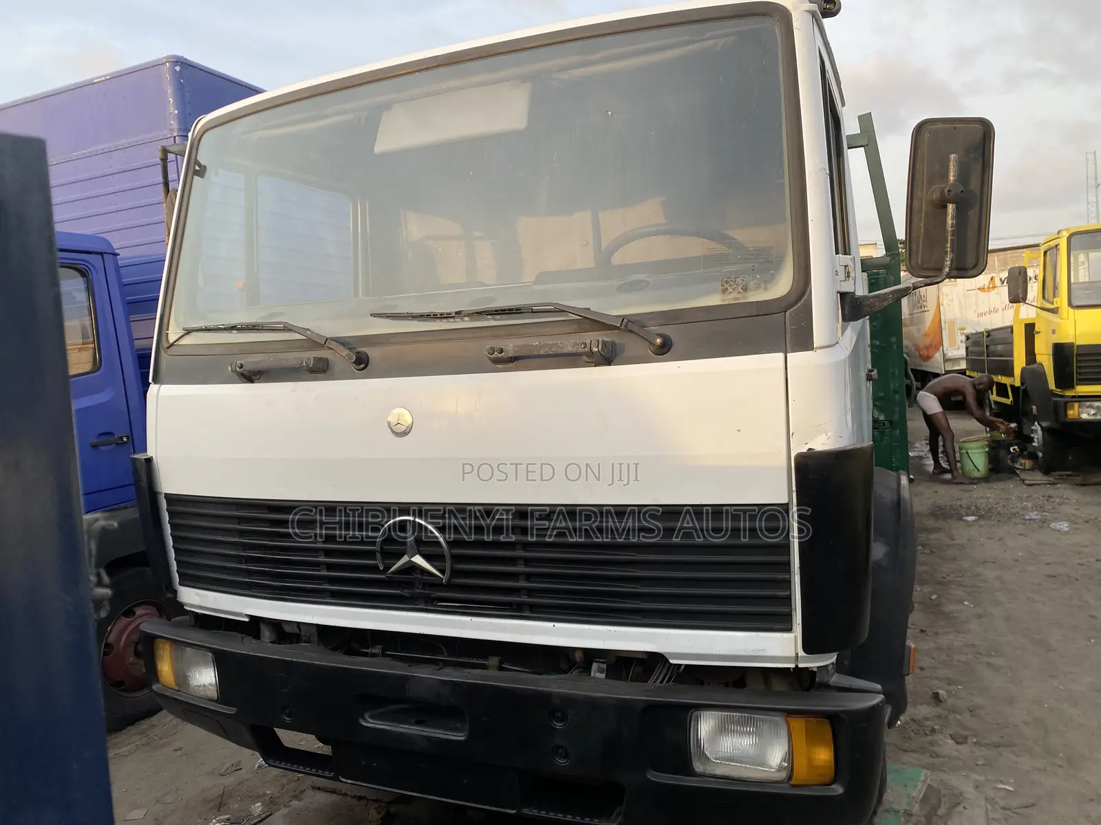 Mecedeces 814 Pickup Truck