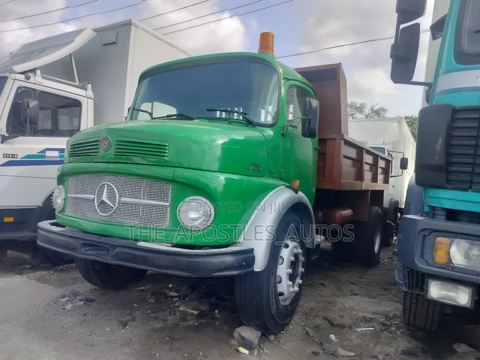 Mercedes Benz Tipper 1513 Green Color