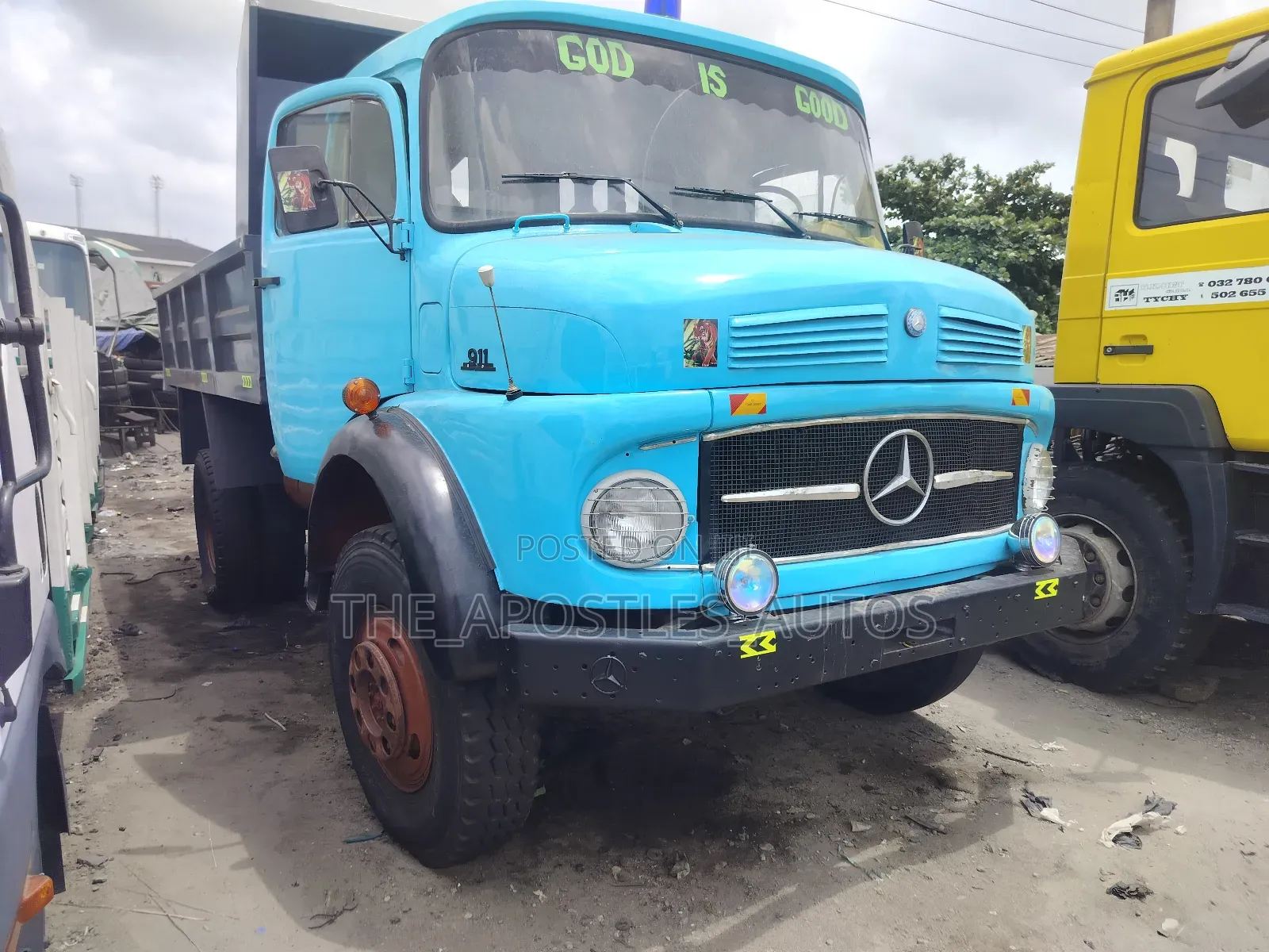 Mercedes Benz 911 Blue Tipper