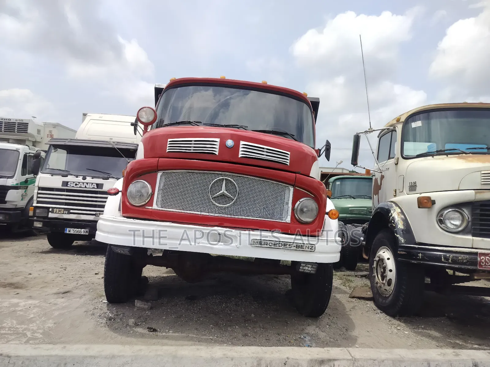 Mercedes Benz 911 Tipper 2008 Red