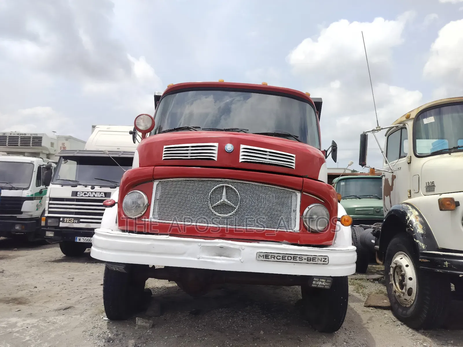 Mercedes Benz 911 Tipper 2008 Red