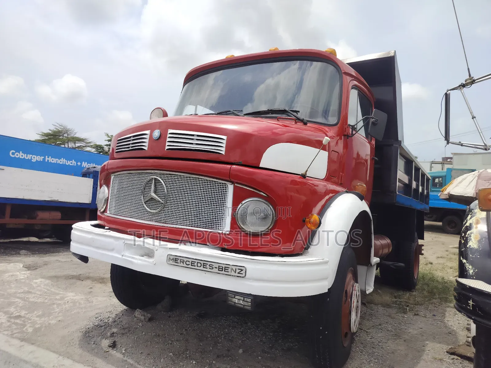 Mercedes Benz 911 Tipper 2008 Red