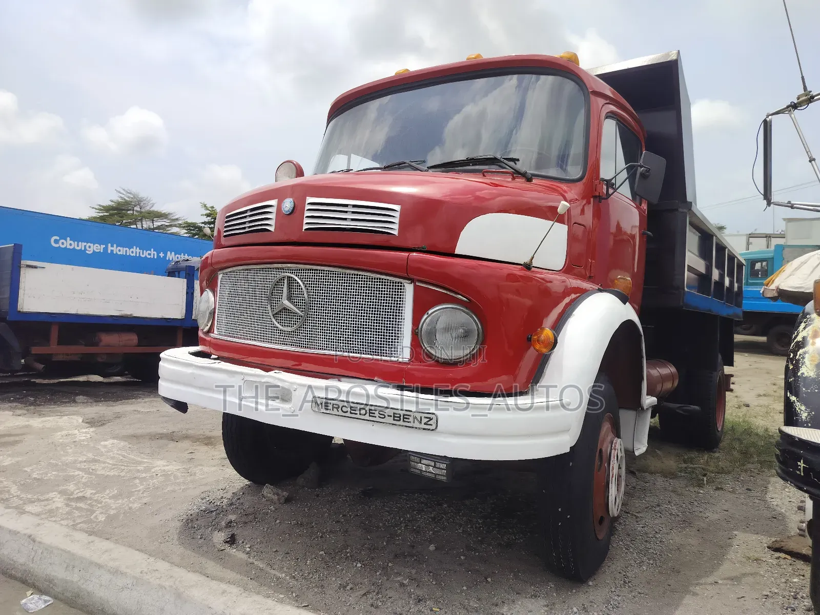 Mercedes Benz 911 Tipper 2008 Red