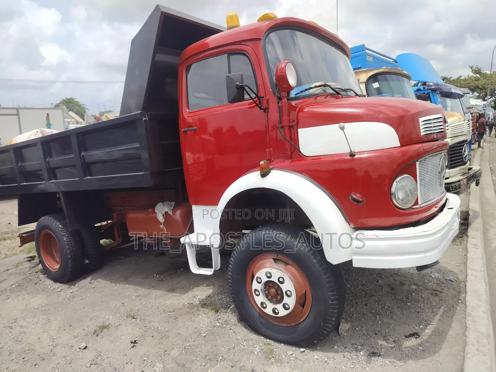 Mercedes Benz 911 Tipper 2008 Red