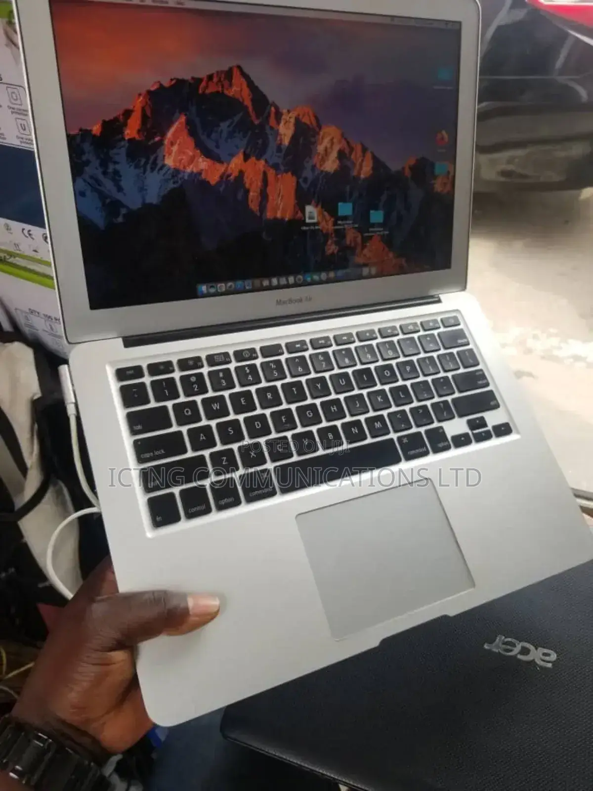Laptop Apple MacBook Air 3GB Intel SSD 256GB