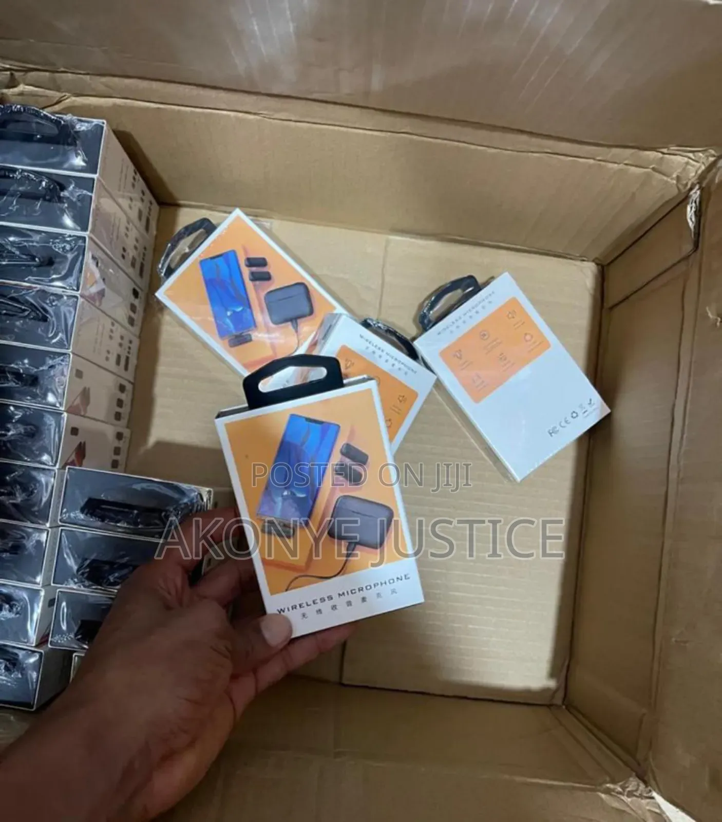 Wireless Microphone With Power Bank