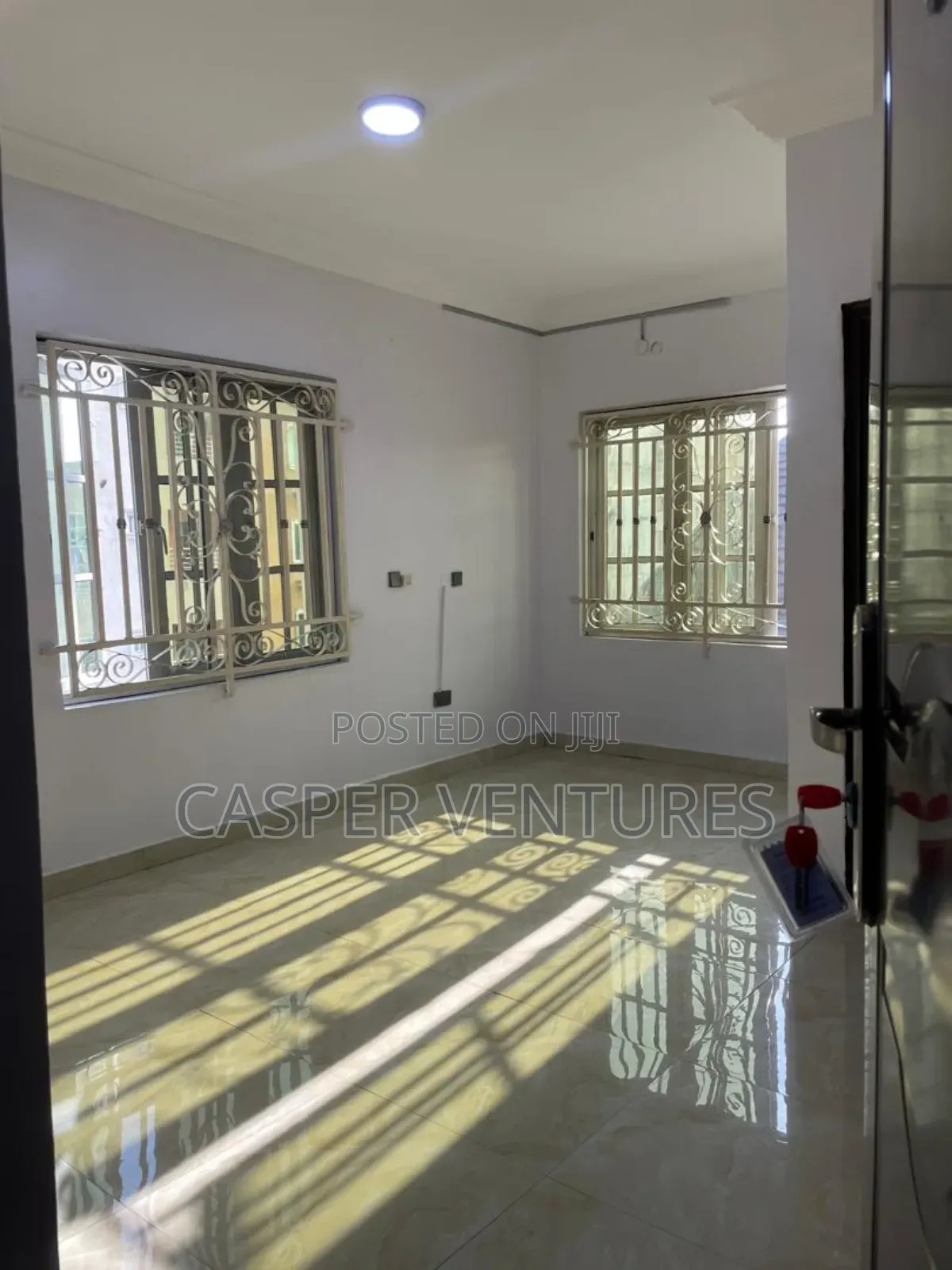 1bdrm Room & Parlour in Paradise 3, Chevron for rent