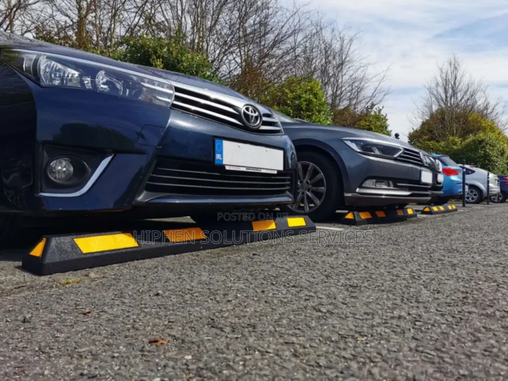 Rubber Car Wheel Stoppers For Road Safety, Plastic