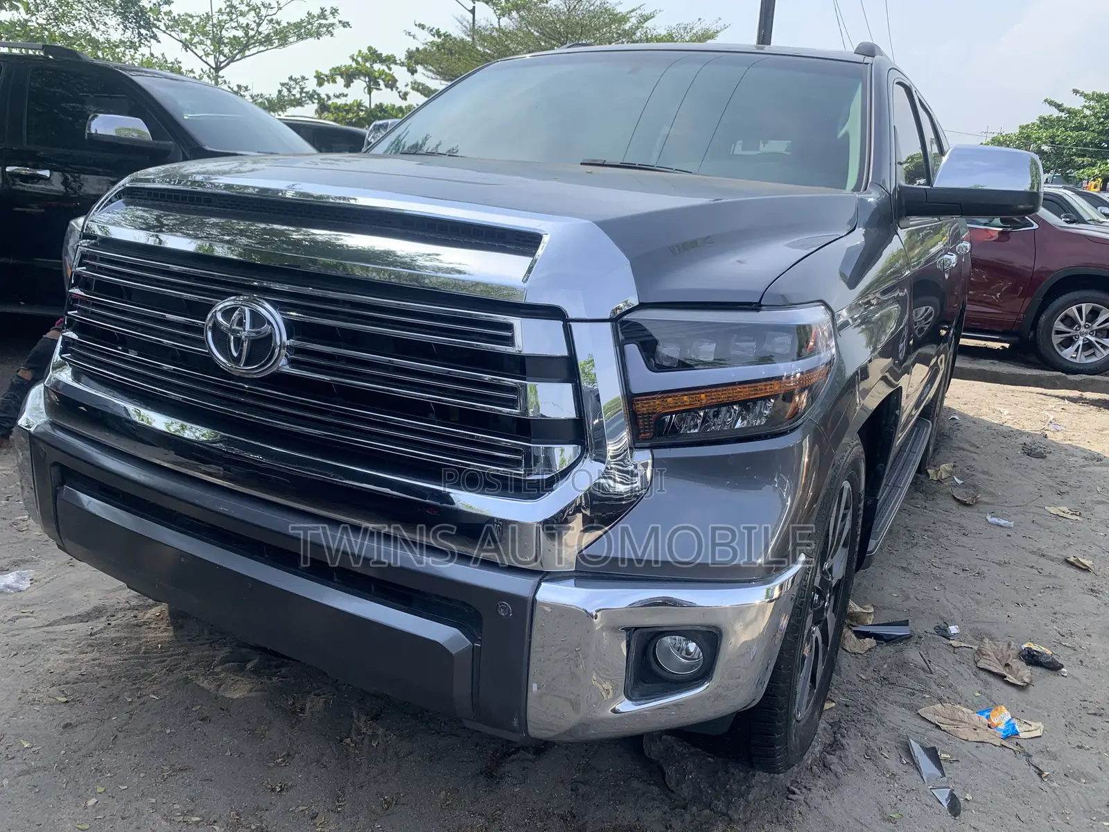 Toyota Sequoia Platinum 4x4 2018 Gray