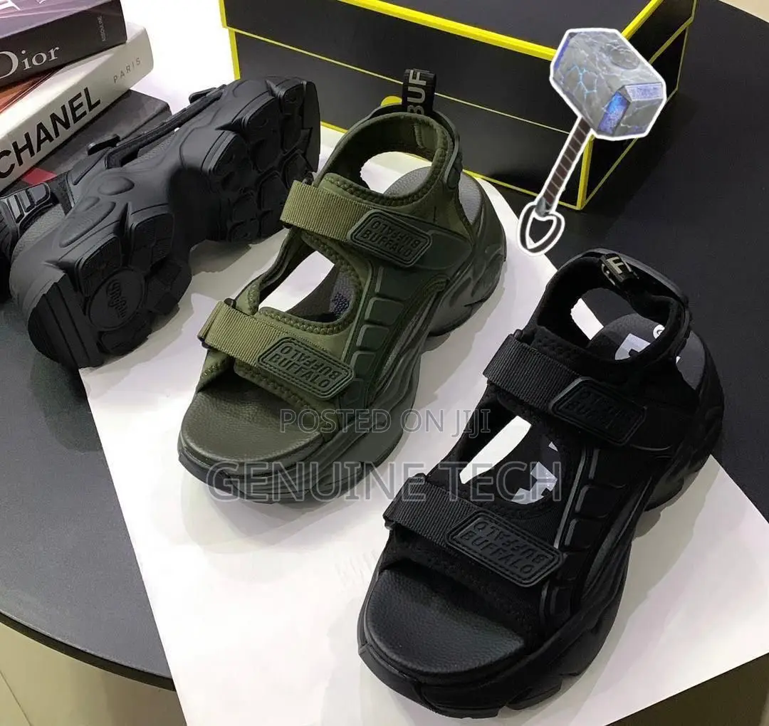 Buffalo Chunky Sandals “