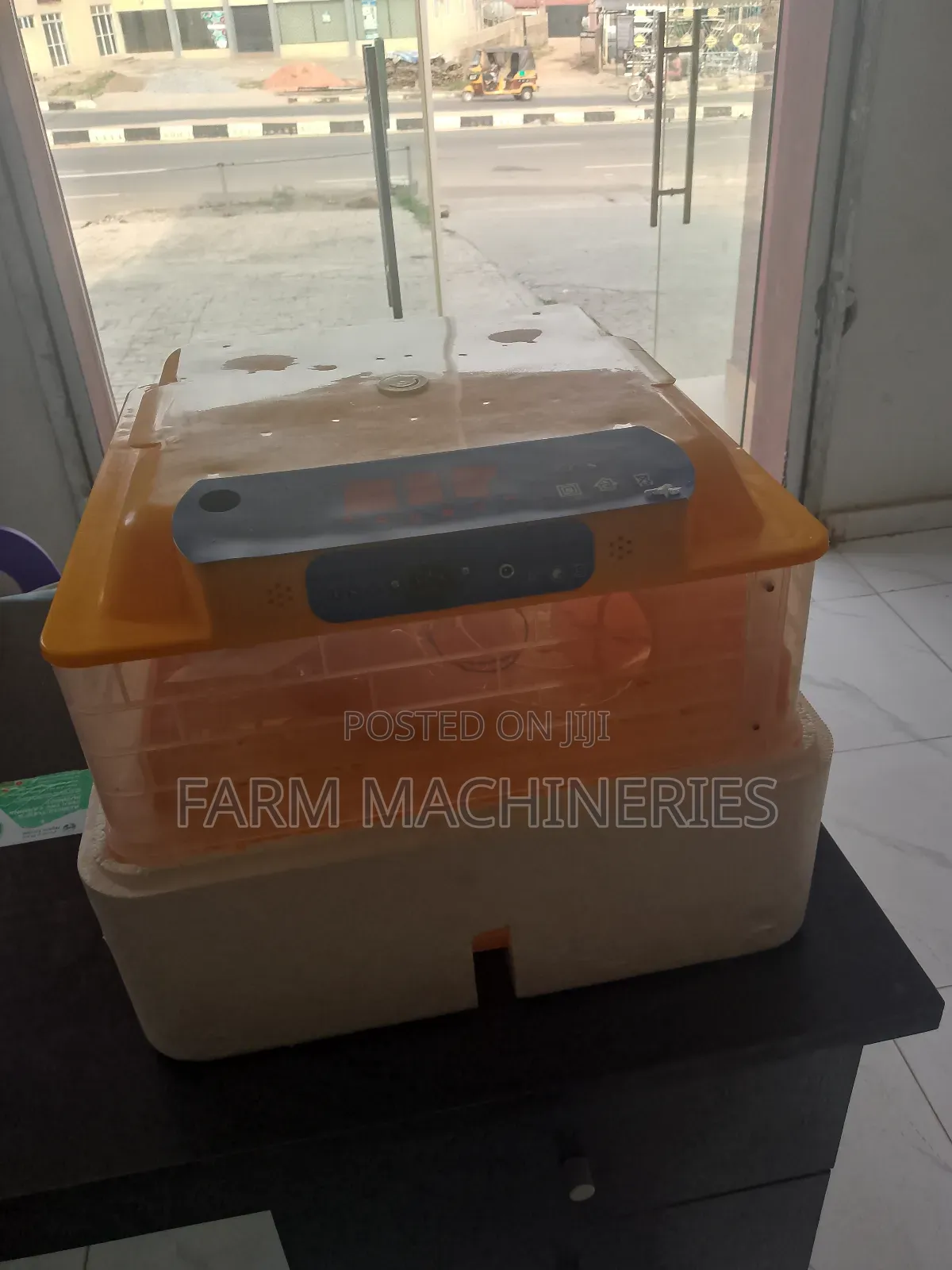 48 Egg Capacity Incubator