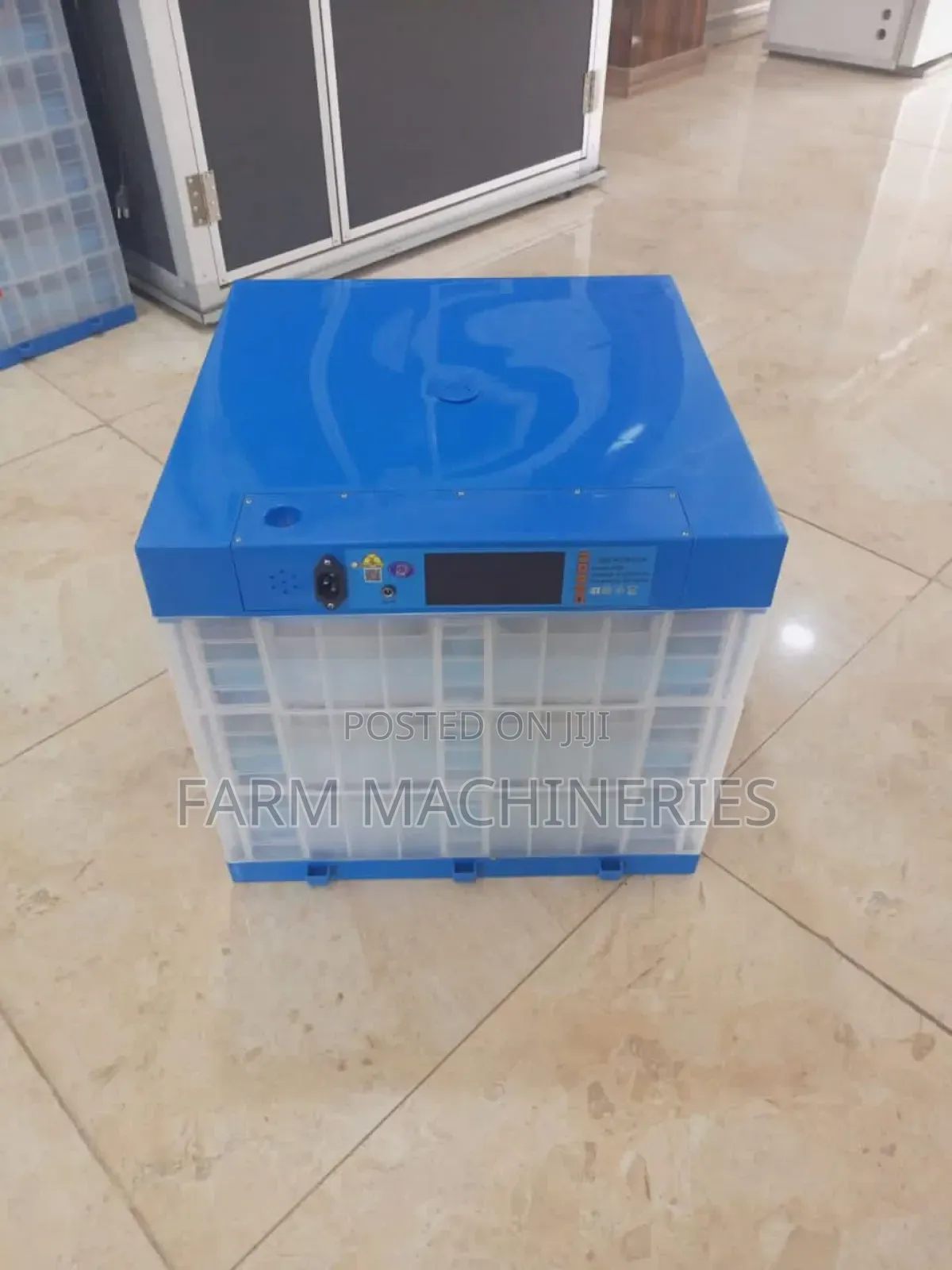 192 Egg Capacity Incubator