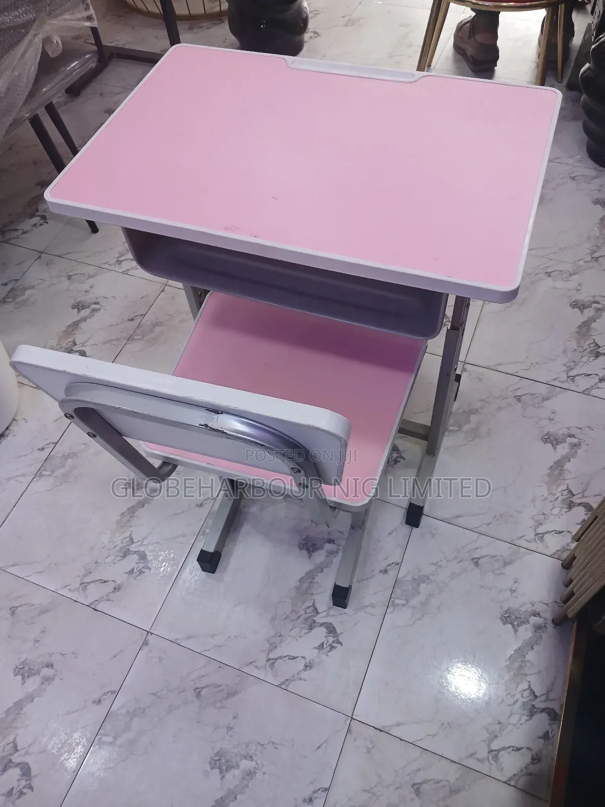 High-Quality Learning Desk