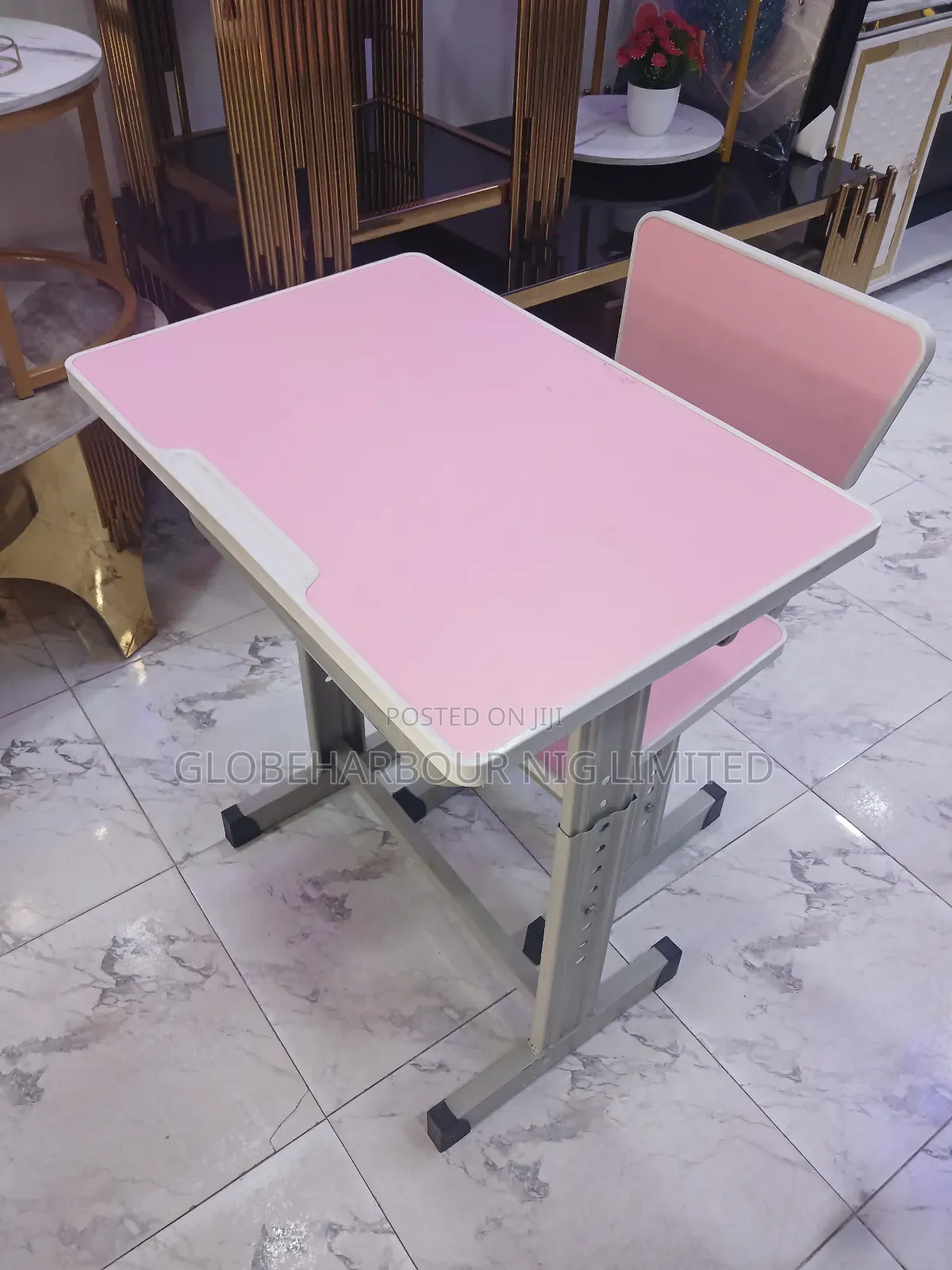 High-Quality Learning Desk
