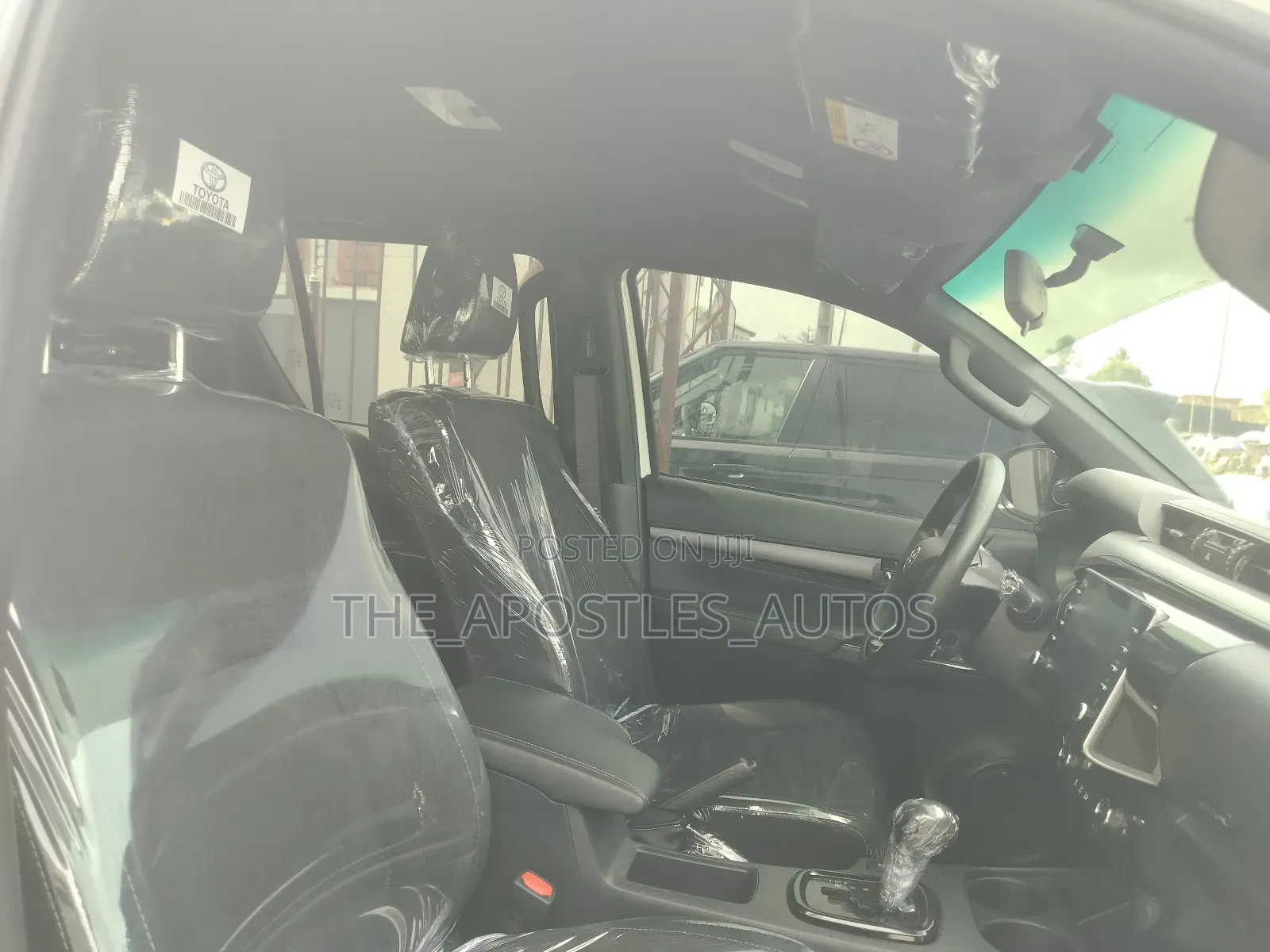 New Toyota Hilux 2022 White
