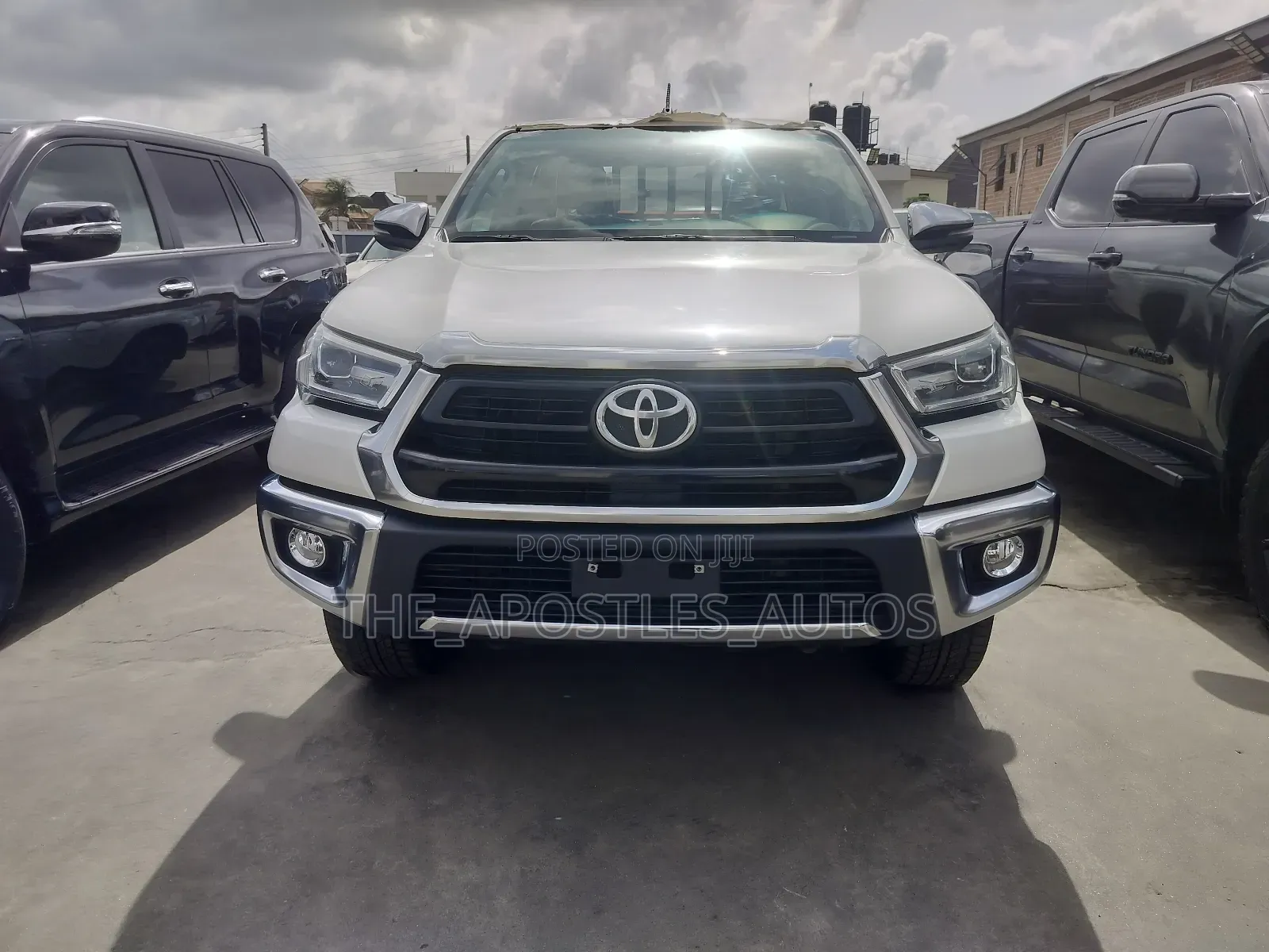 New Toyota Hilux 2023 White