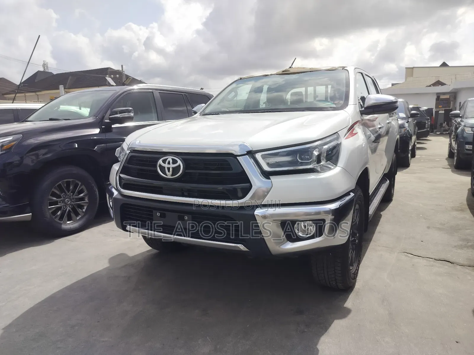 New Toyota Hilux 2023 White