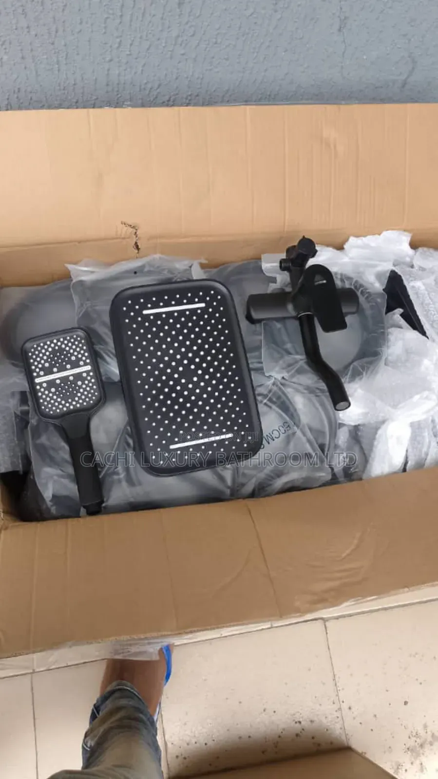 Black Kittel Mouth Shower