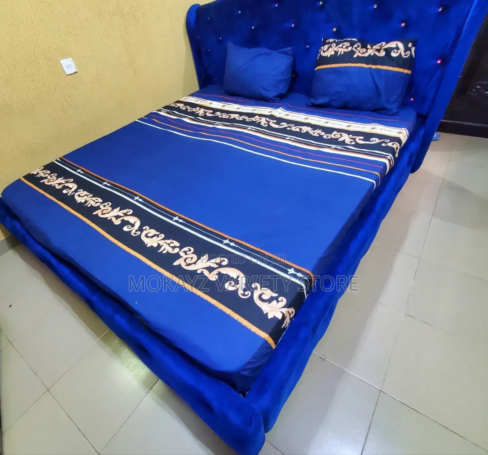 Royalty Blue Eye Catchy Quality Bedsheet (6by6)