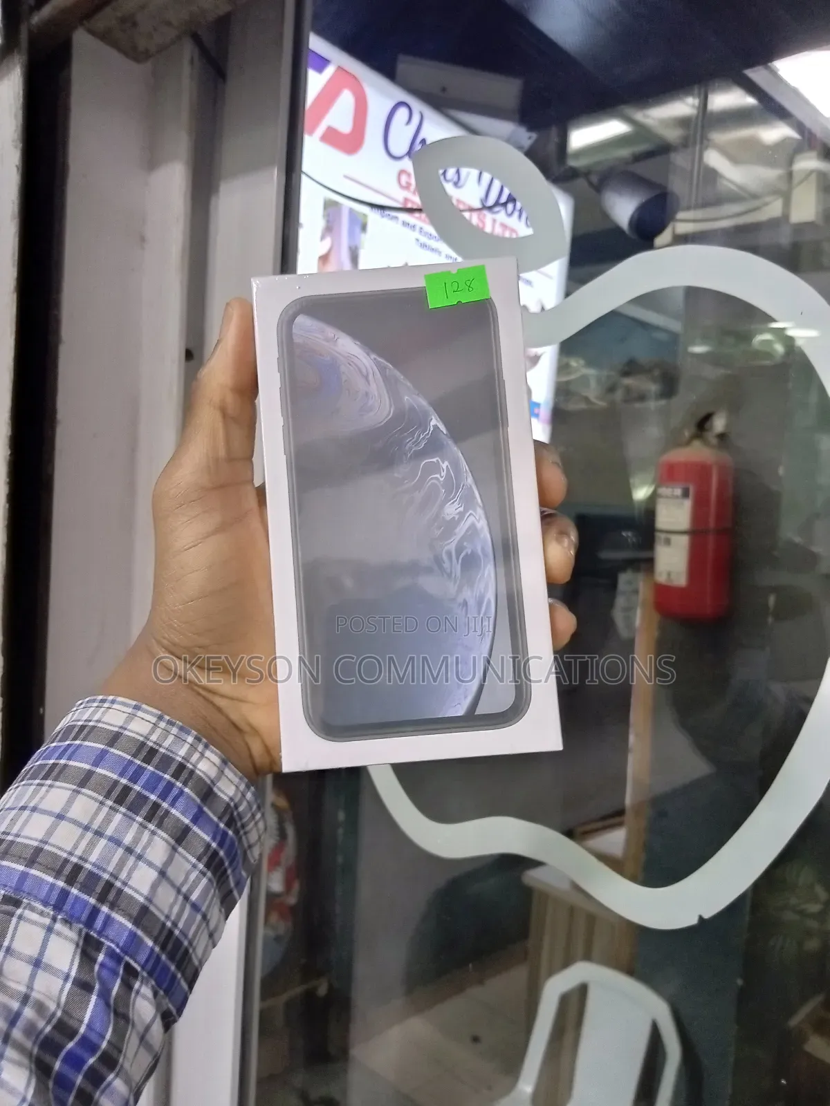 New Apple iPhone XR 128 GB Black