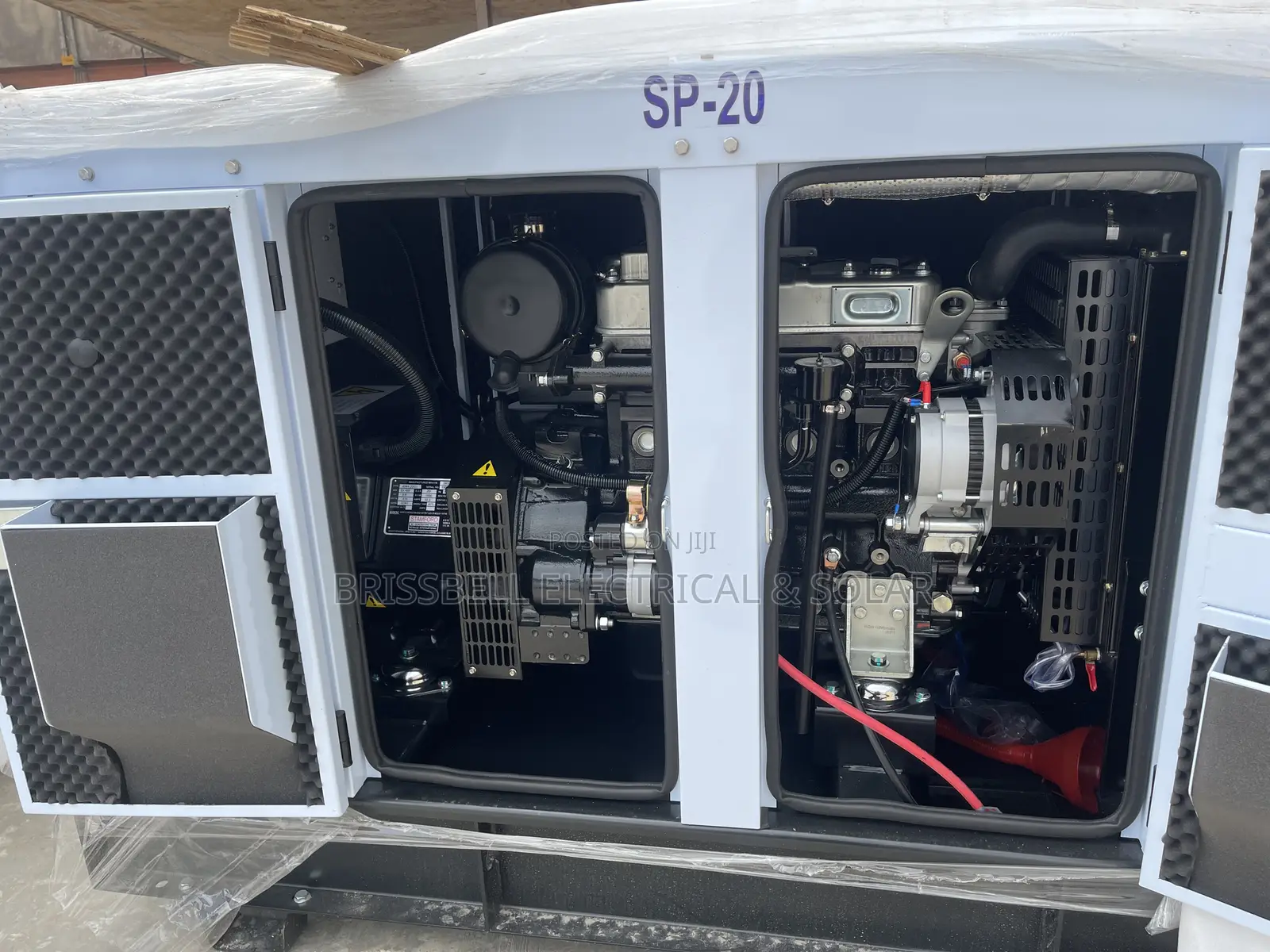 Strong & Silent Uk Perkin Soundproof Diesel Generator 20kva