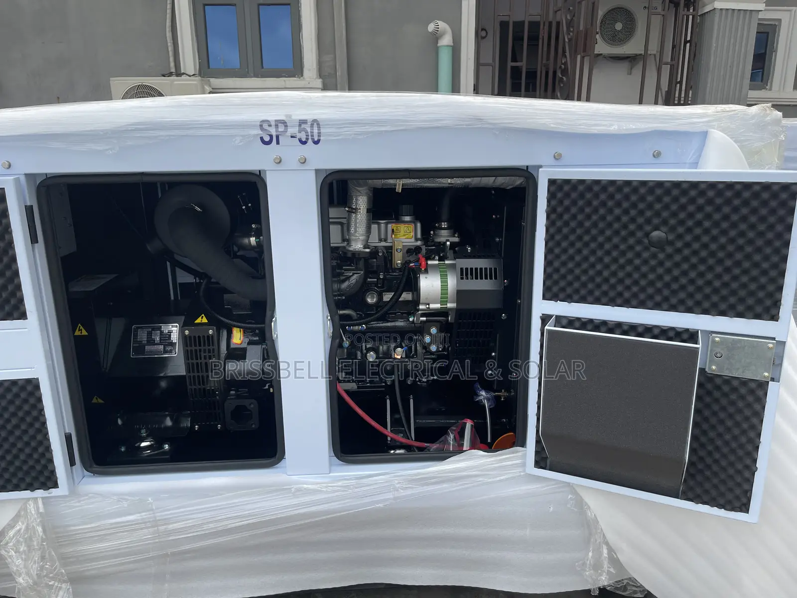 Strong & Silent Uk Perkins Soundproof Diesel Generator 40kva