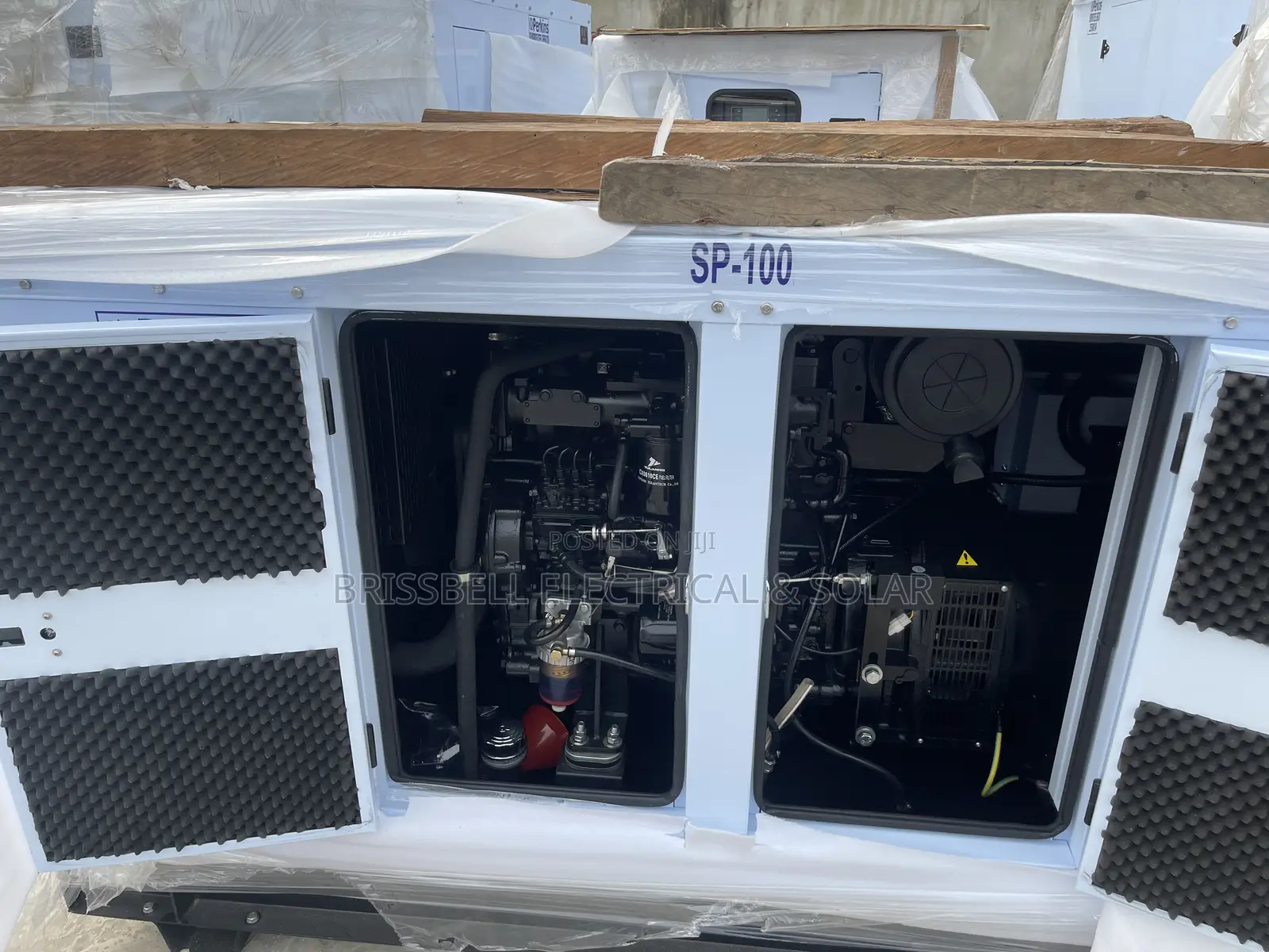Strong & Silent Uk Perkin Soundproof Diesel Generator 100kva