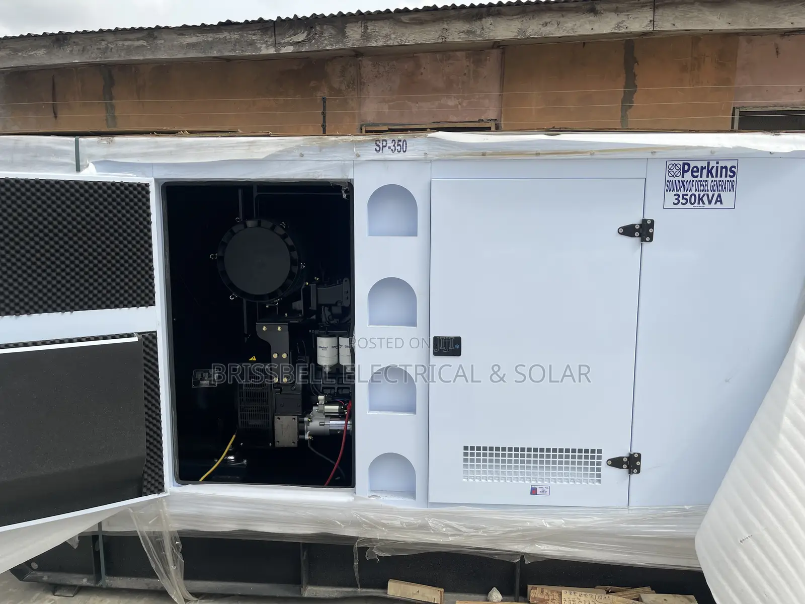 Strong & Silent Uk Perkin Soundproof Diesel Generator 350kva