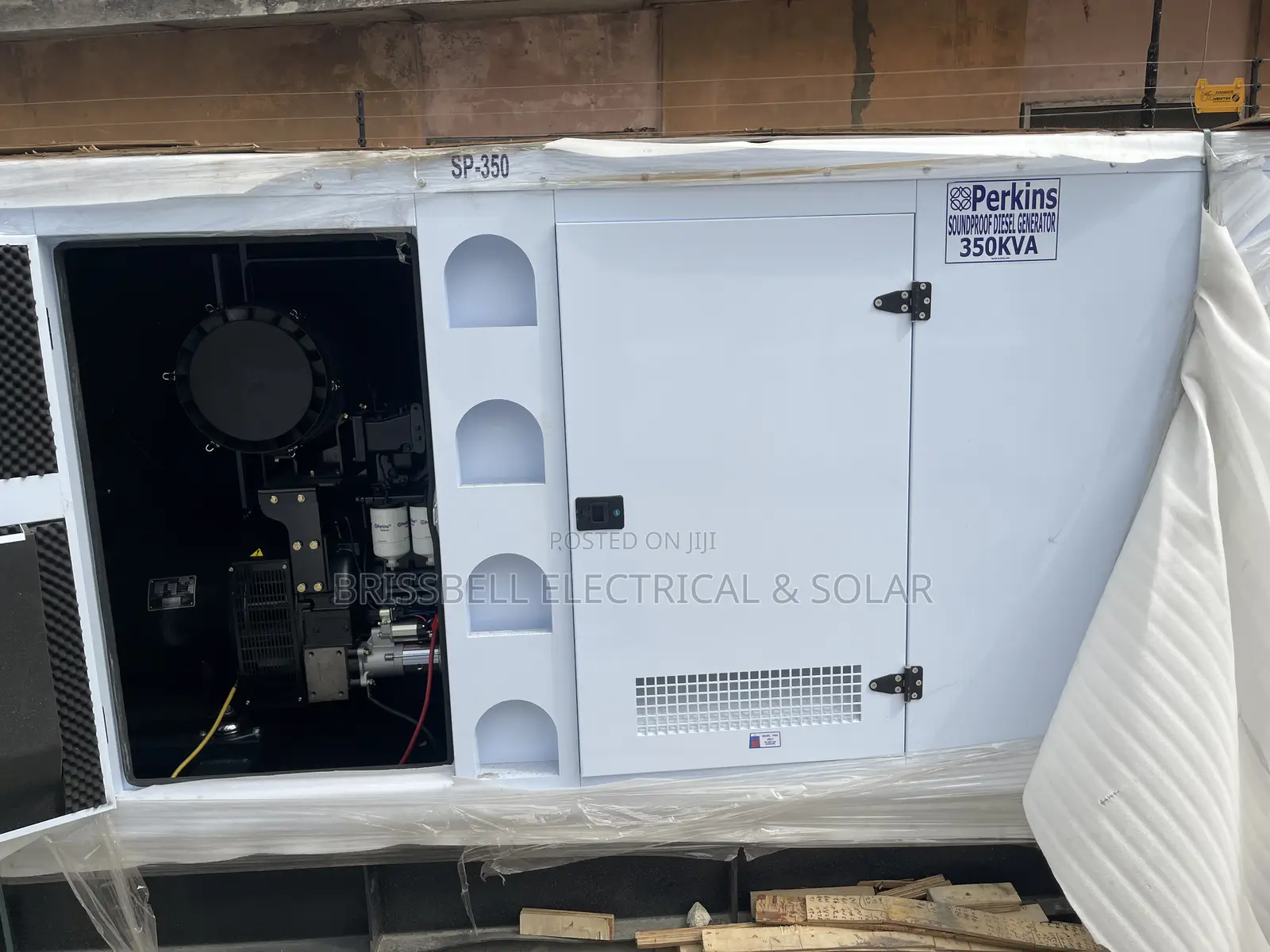 Strong England Perkins Soundproof Diesel Generator 350kva