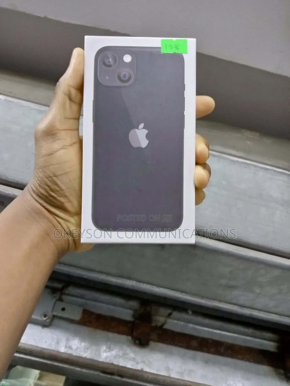 New Apple iPhone 13 128 GB Gray