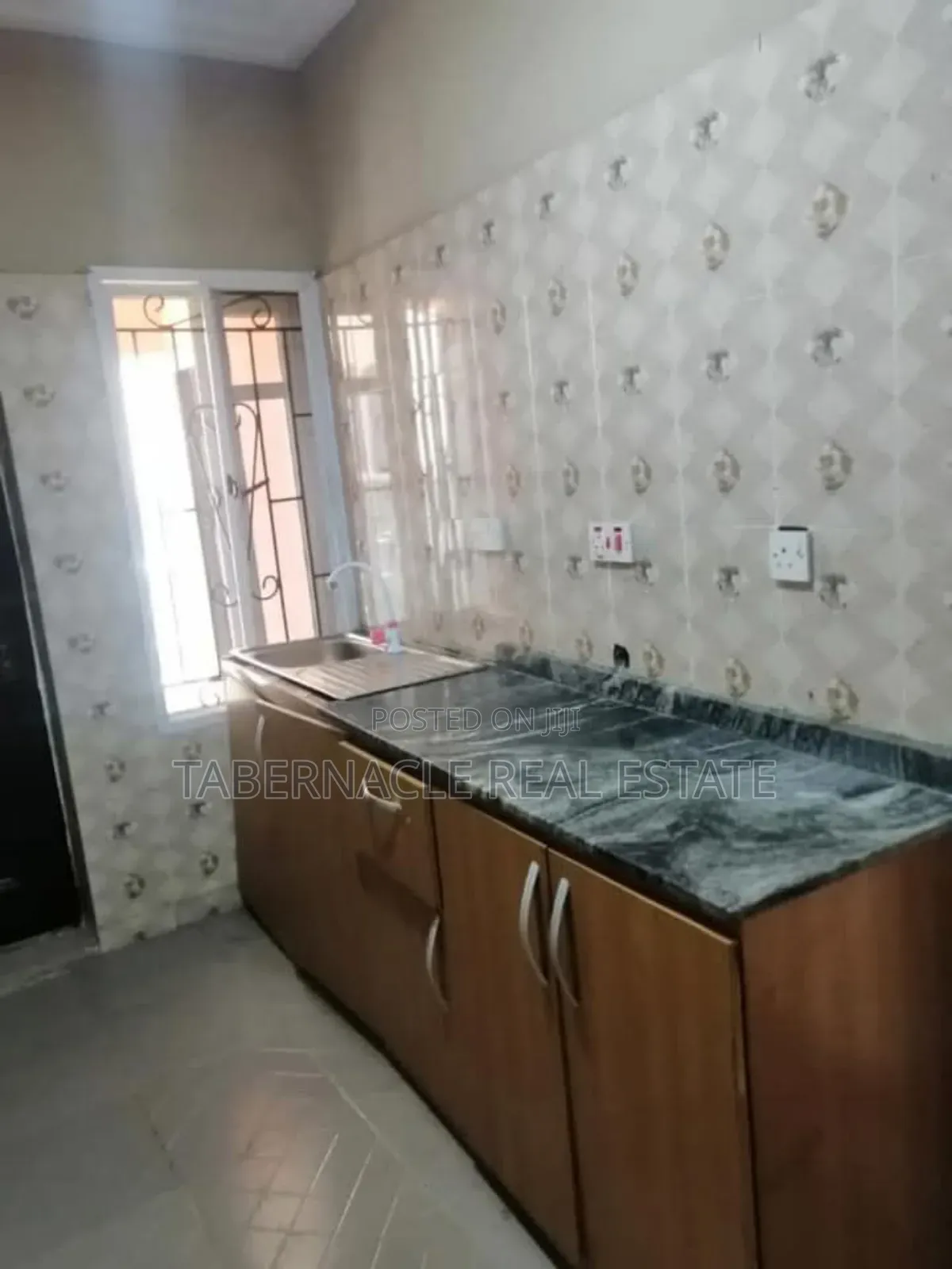 1bdrm Apartment in Greenleaf, Ebute for rent
