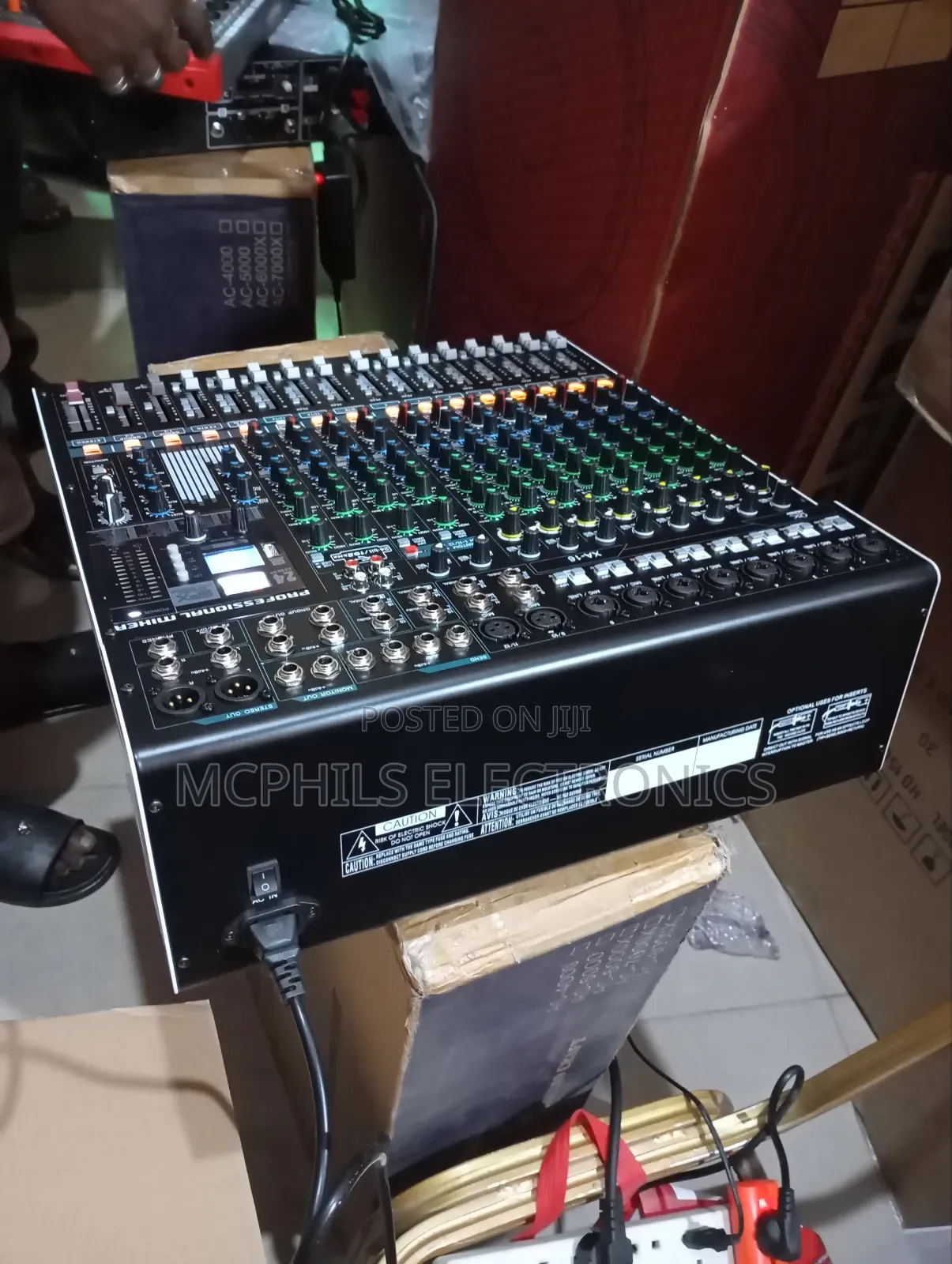 Qsc 16- Channels Professional Audio Mixer Console