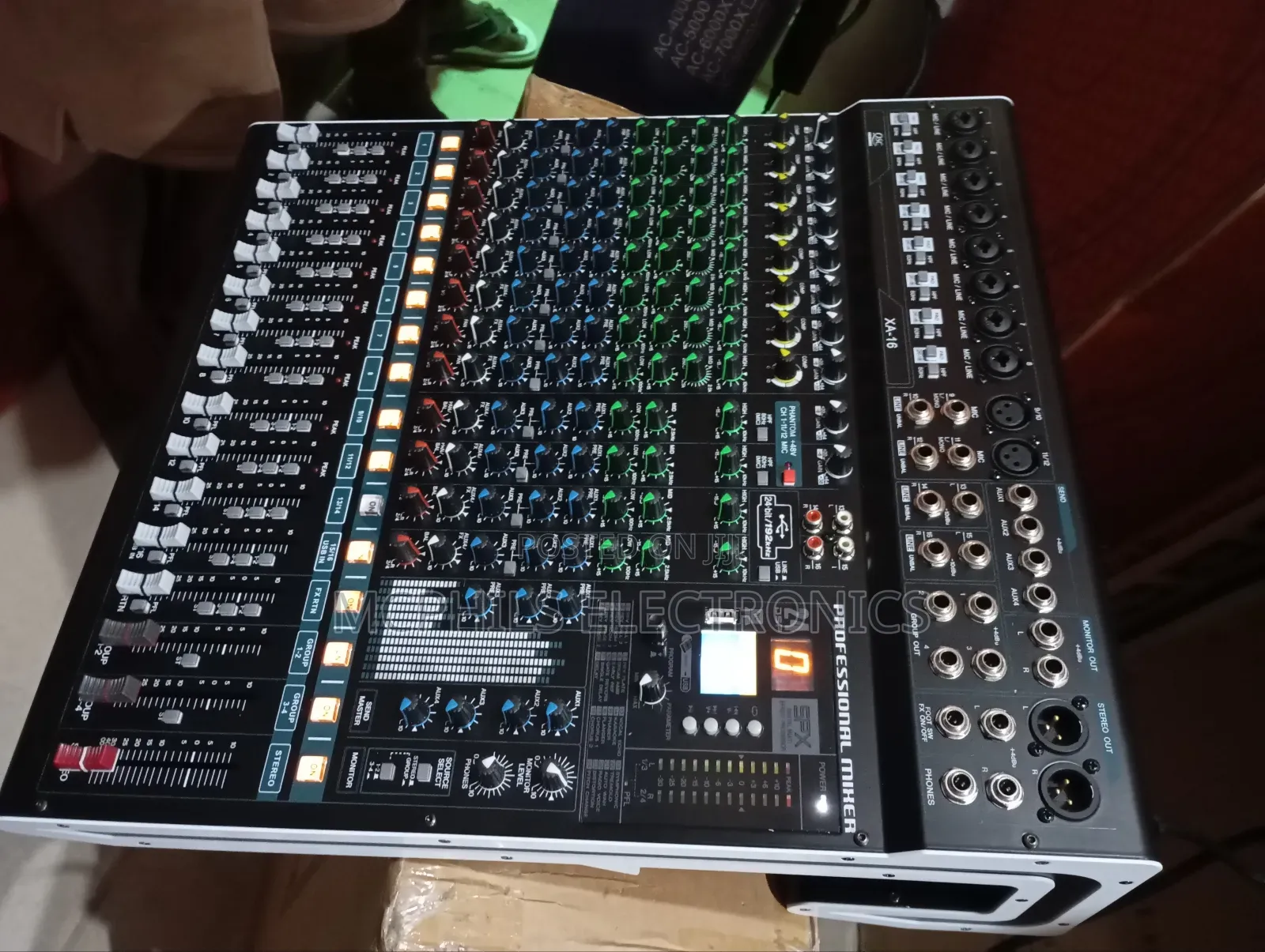 Qsc 16- Channels Professional Audio Mixer Console