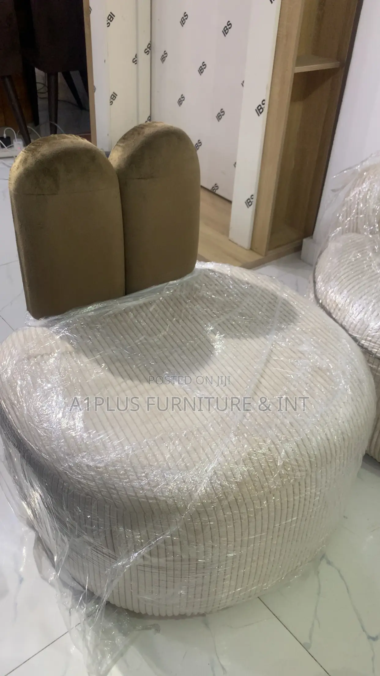 3,1,1 Settee In Nude And Brown Finish